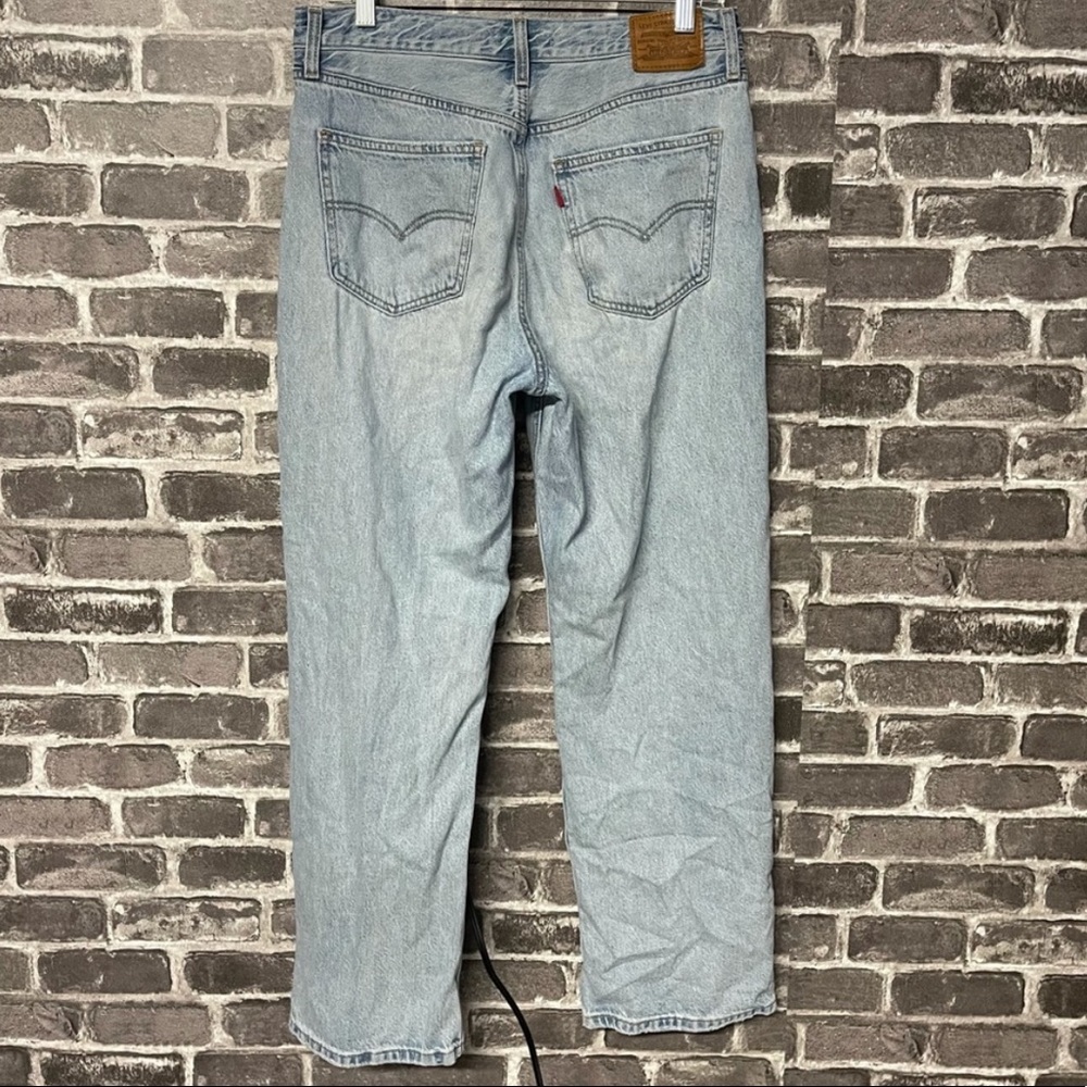Levi’s loose straight leg light wash jeans
